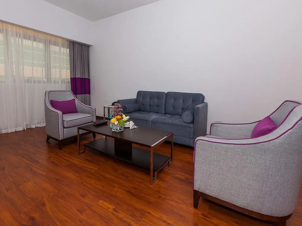 Howard Johnson Plaza By Wyndham Dubai Deira Hotel