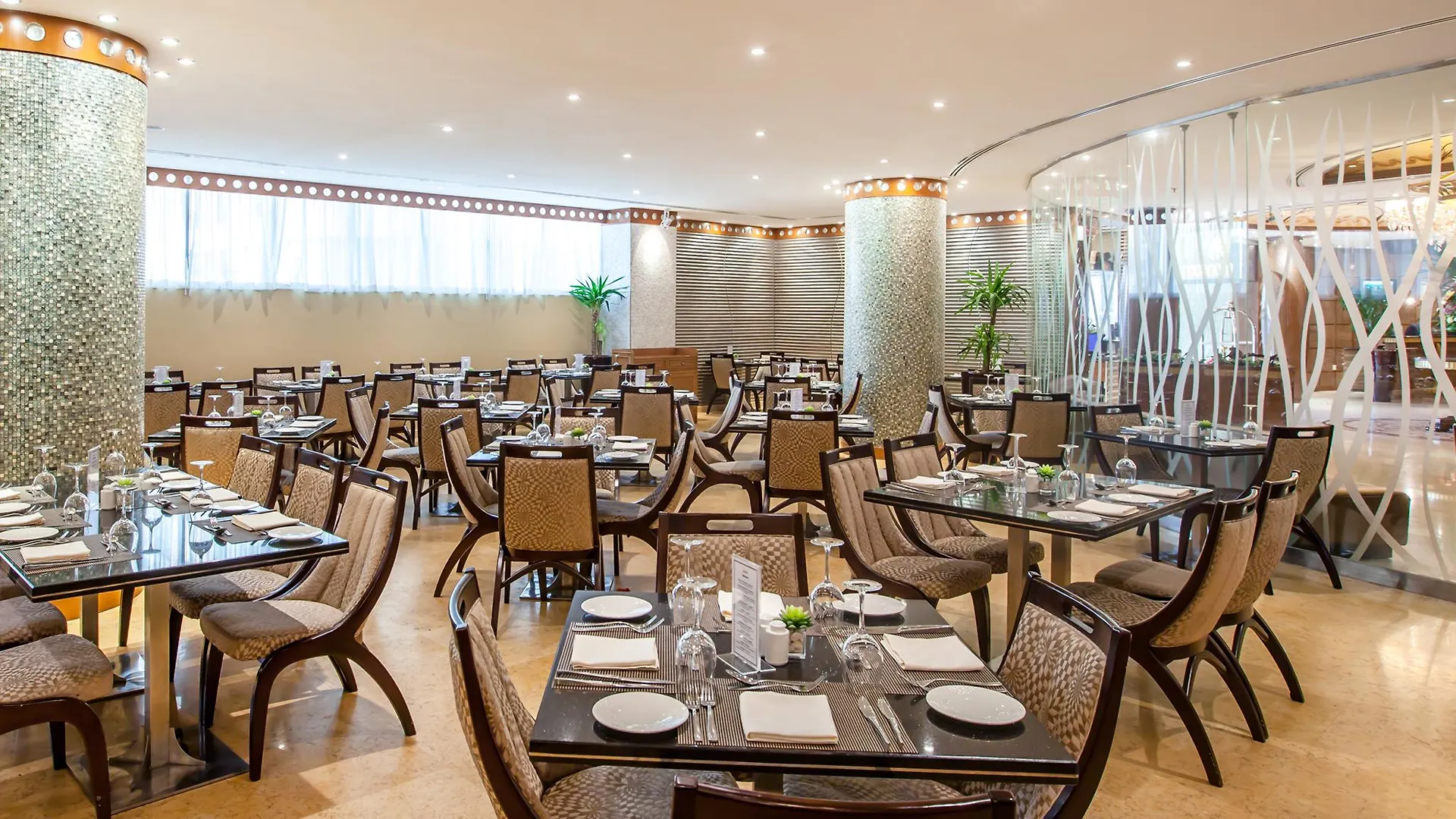 Hotel Howard Johnson Plaza By Wyndham Dubai Deira