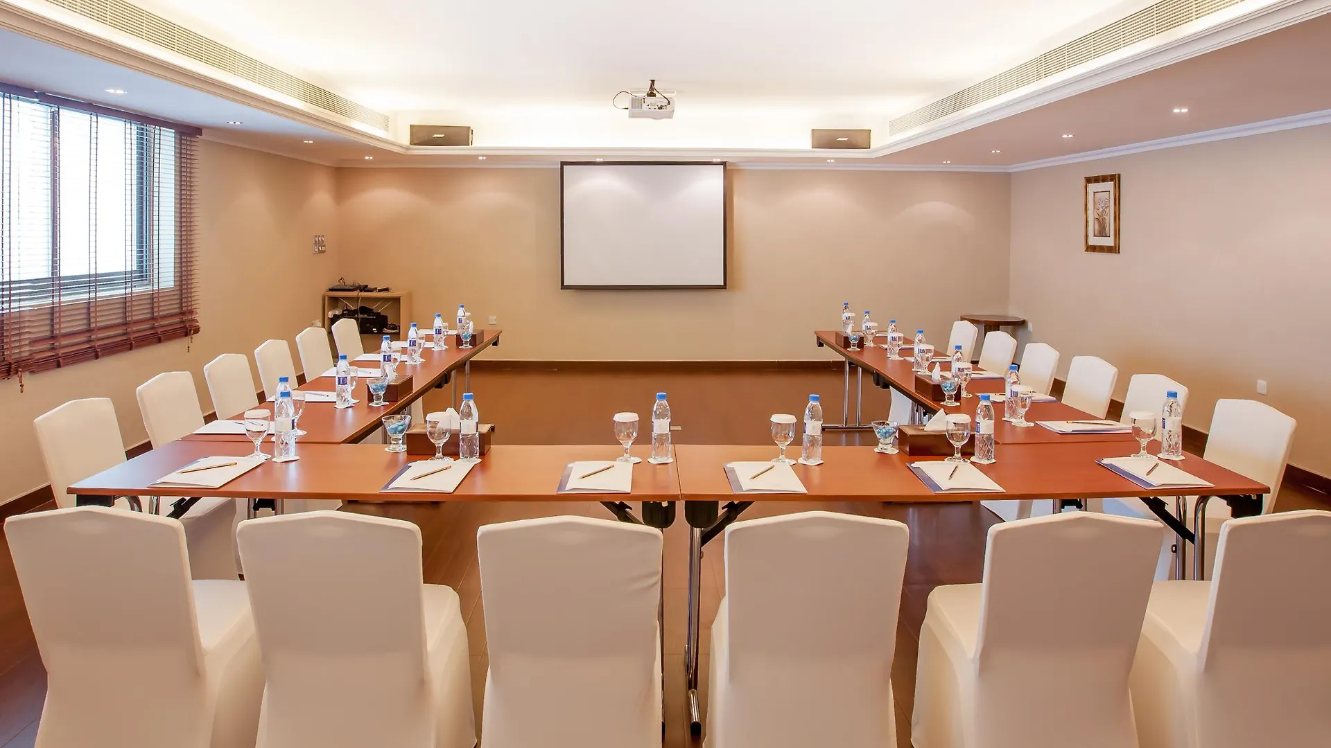 Hotel Howard Johnson Plaza By Wyndham Dubai Deira