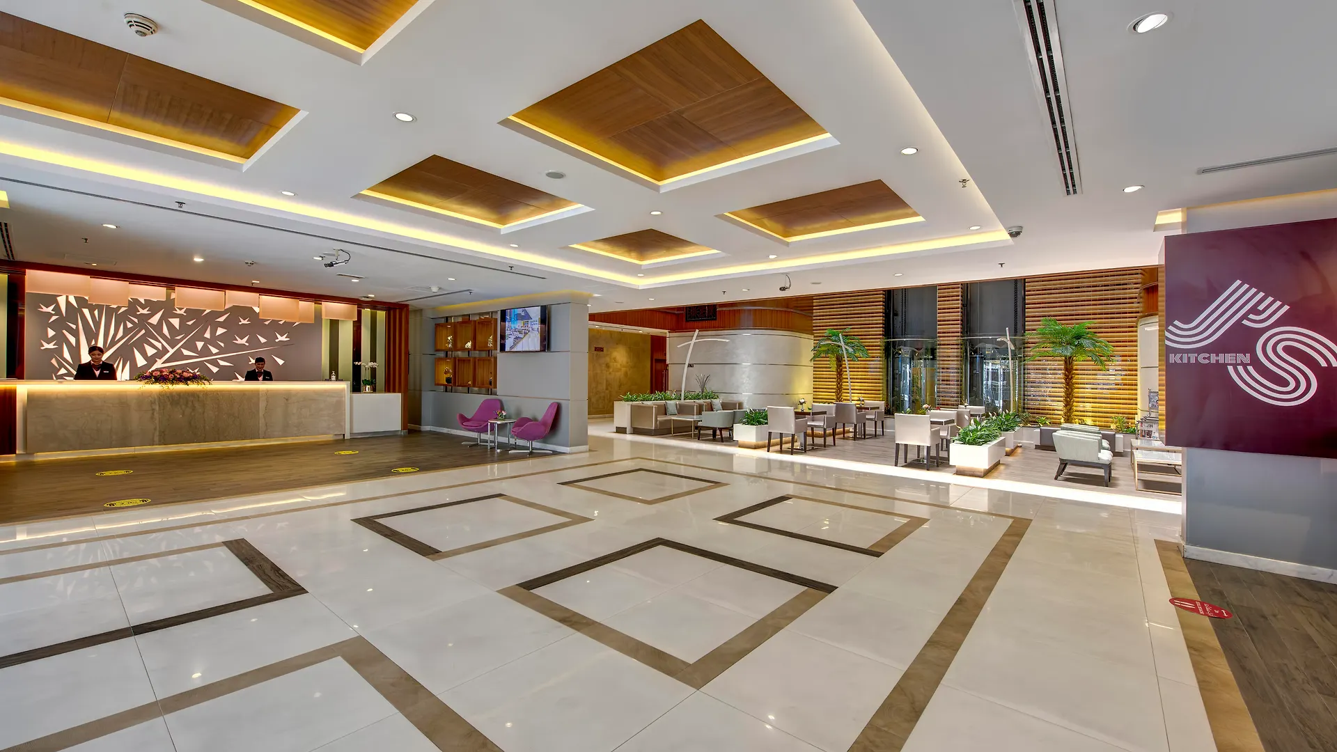 Howard Johnson Plaza By Wyndham Dubai Deira Hotel