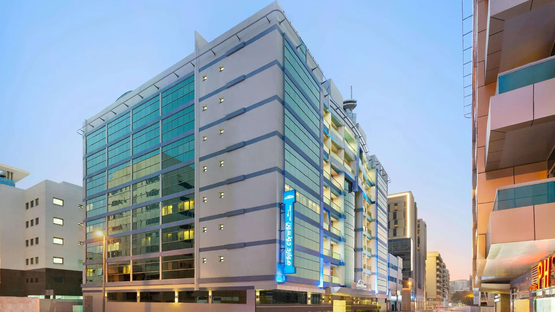 Howard Johnson Plaza By Wyndham Dubai Deira 4*,  United Arab Emirates