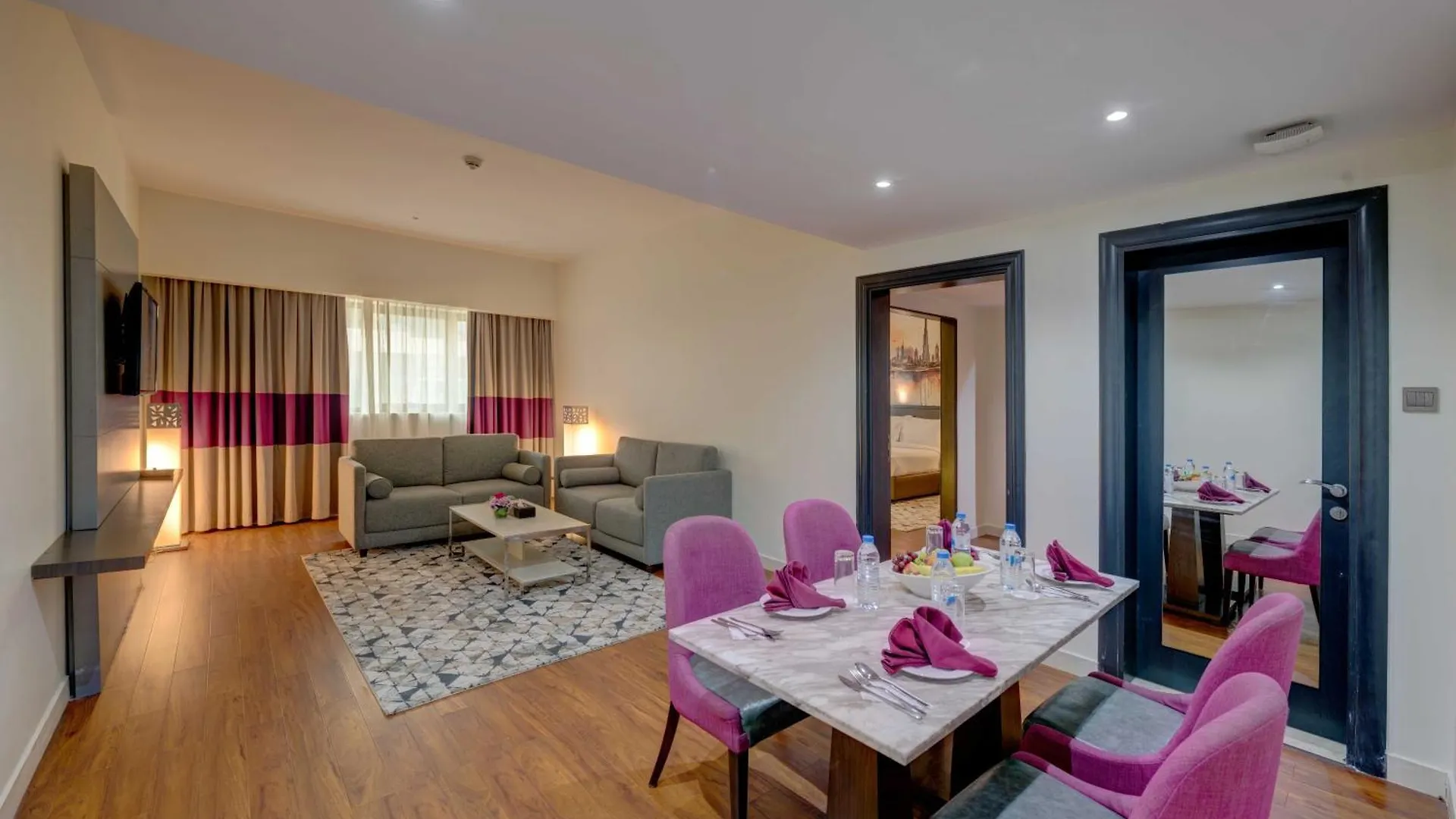 Howard Johnson Plaza By Wyndham Dubai Deira Hotel